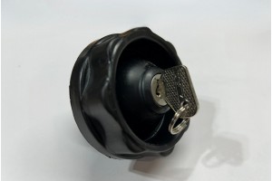 КРЫШКА БЕНЗОБАКА Хантер,3741 с ключем (оригинал)